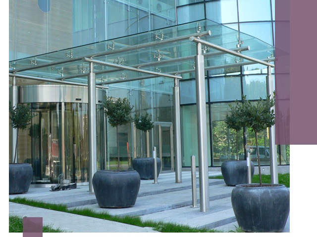 Навесы из стекла на заказ в Сатке — монтаж и установка